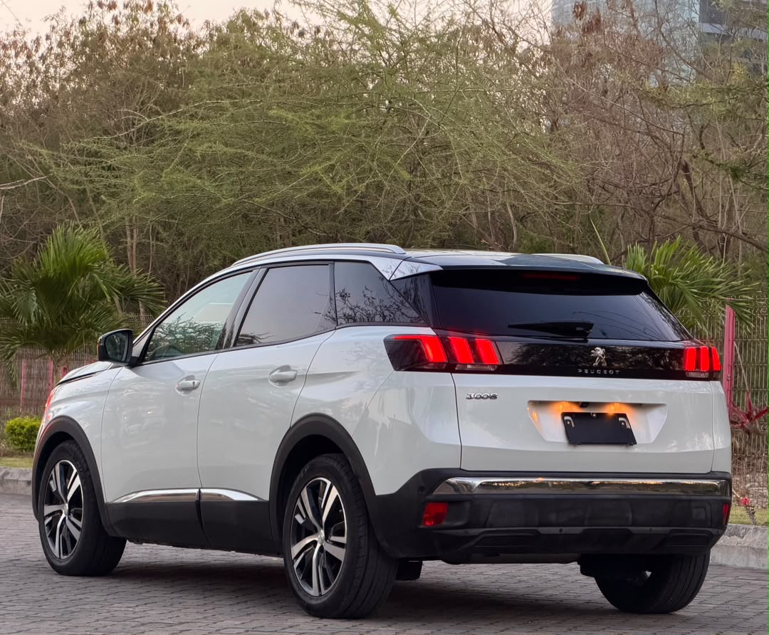 PEUGEOT-3008 thumbnail 2
